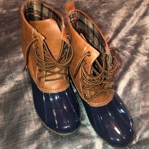 Off brand duck boots